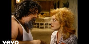 Cyndi Lauper – Girls Just Want To Have Fun (Official Video)