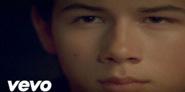 Jonas Brothers – Burnin' Up (Official Music Video)