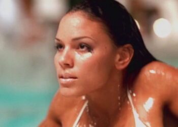 P. Diddy [feat. Nelly & Murphy Lee] – Shake Ya Tailfeather (Official Music Video)