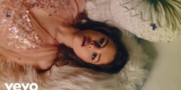 Selena Gomez – Rare (Pop Up Video)