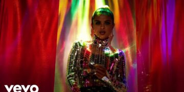 Selena Gomez – Look At Her Now (Pop Up Video)