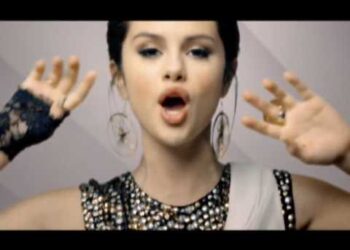 Selena Gomez – Naturally – Kiss and Tell