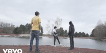 34A – Avec un autre (Clip officiel)