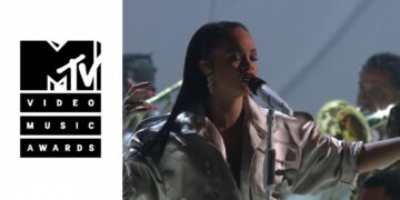 Rihanna – Stay / Love On The Brain / Diamonds (Live From The 2016 MTV VMAs)