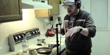 Nerdy White Kid KILLS "Look at Me Now" (Pancake Rap)