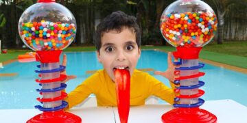 Gumball Machine! kids pretend play, funny videos for kids