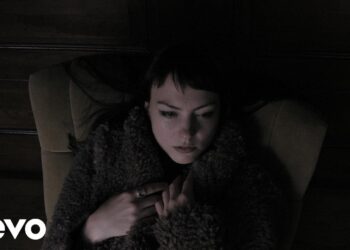 Angel Olsen – Pops (Official Video)