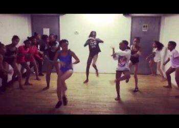 Christmas is Lit Challenge | DC Young Fly, Lala Siza Hands | The Shade Room | David Sincere Choreo