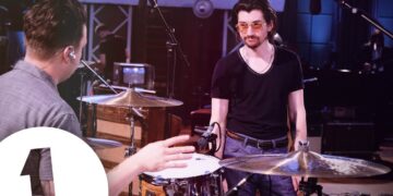 Arctic Monkeys – I Bet You Look Good On The Dancefloor live at Maida Vale