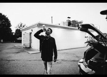 Derin Falana – Bet [Official Music Video]