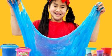 Jannie and Alex Pretend Play Make a Giant Colorful Slime | Fun Kids Video