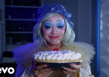 Katy Perry – Smile