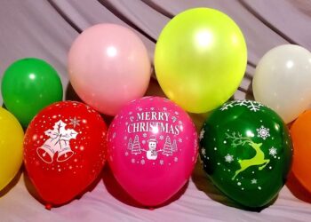 FUN CHRISTMAS BALLOONS POP PART 5!!!
