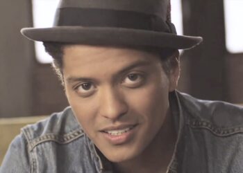 Bruno Mars – Just The Way You Are (Official Music Video)