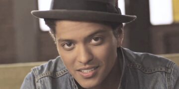 Bruno Mars – Just The Way You Are (Official Music Video)