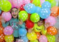 Kids made a balloon bath, fun kid video